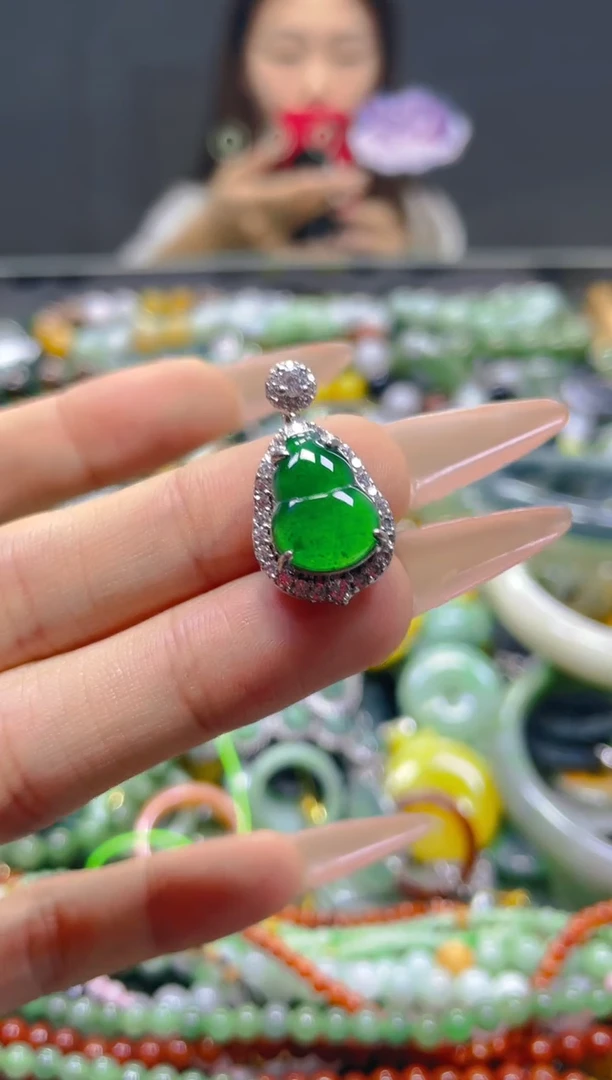 颈饰未镶嵌翡翠/T/翡翠A货，一件也是批发价