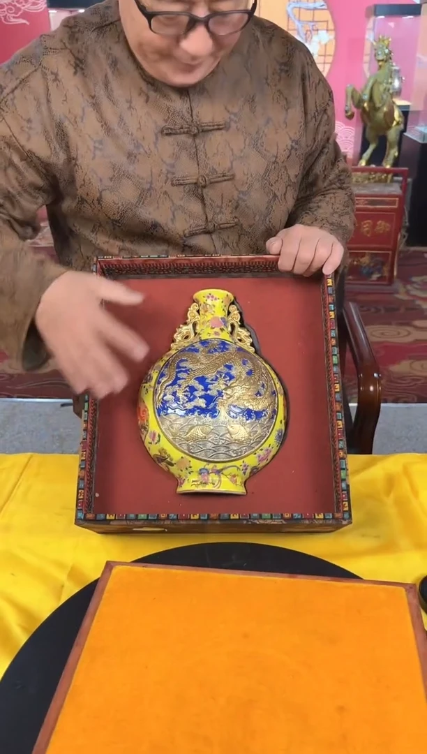 【闪购商品】瓷片182L---现代陶瓷工艺品一个