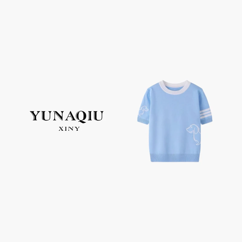 YUNAQIU 白色休闲简约条纹经典针织衫-9340