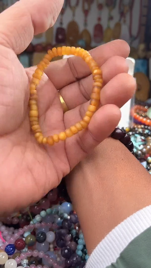 裸石琥珀未镶嵌L*明一物一拍 004394