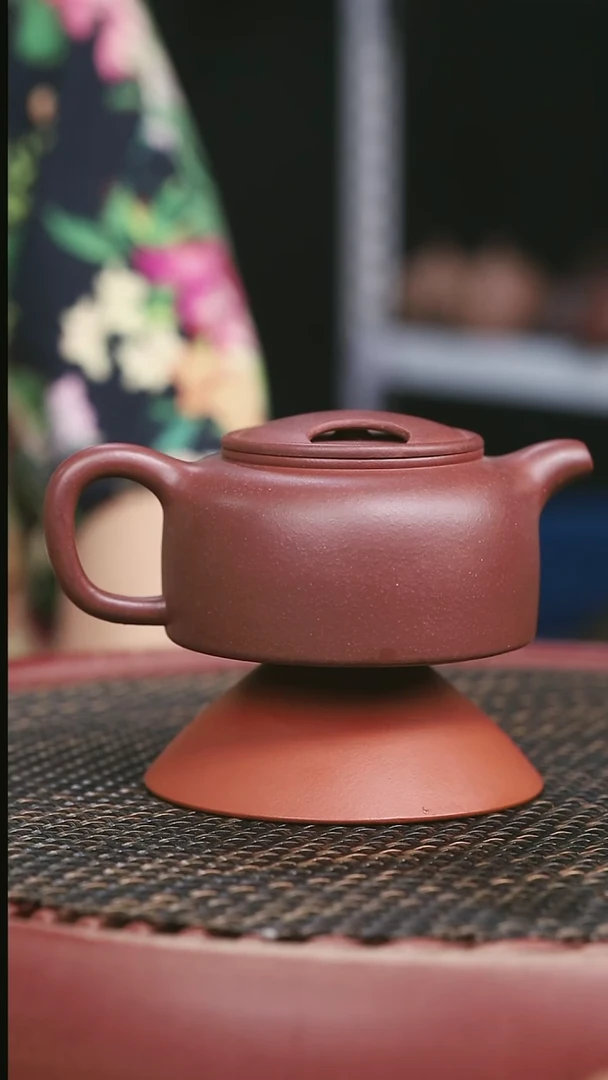 茶壶紫砂台西底槽清牛盖莲子180CC+小红泥斗笠