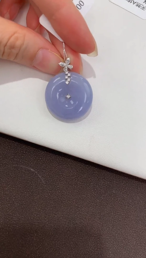 翡翠18K金镶嵌颈饰天然缅甸a货翡翠
