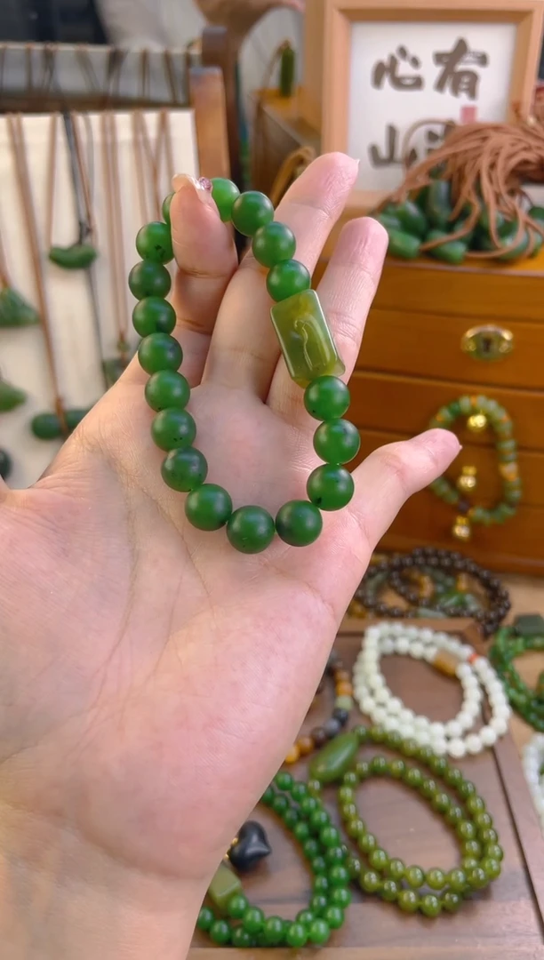 未镶嵌手链和田玉手串