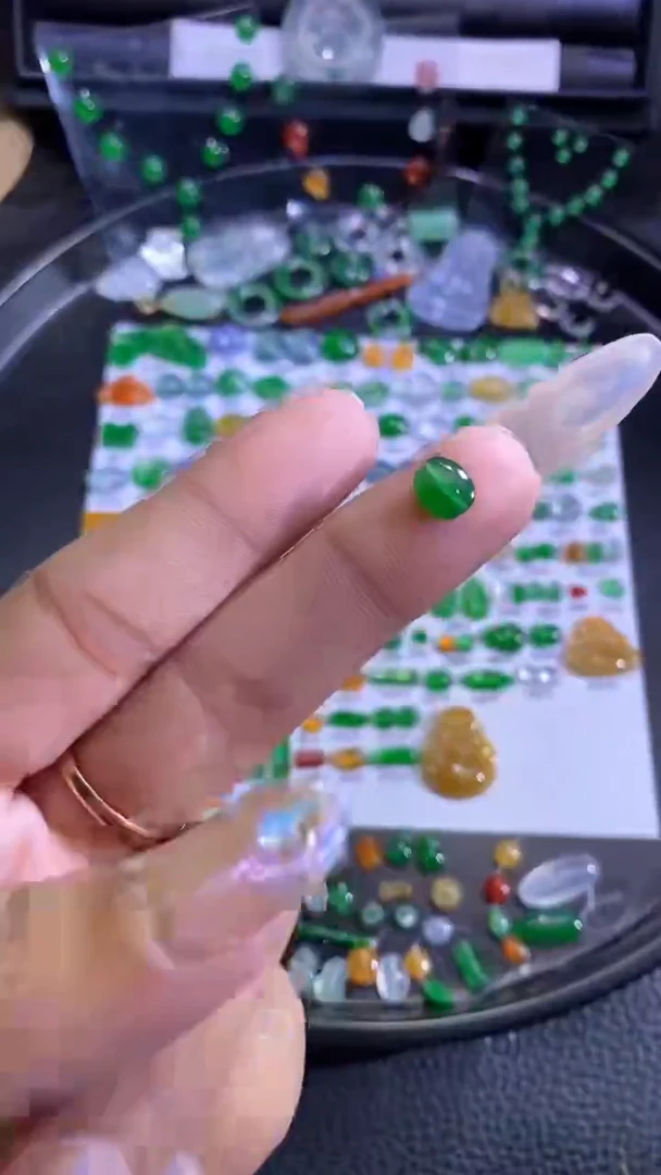 未镶嵌挂件翡翠珠子