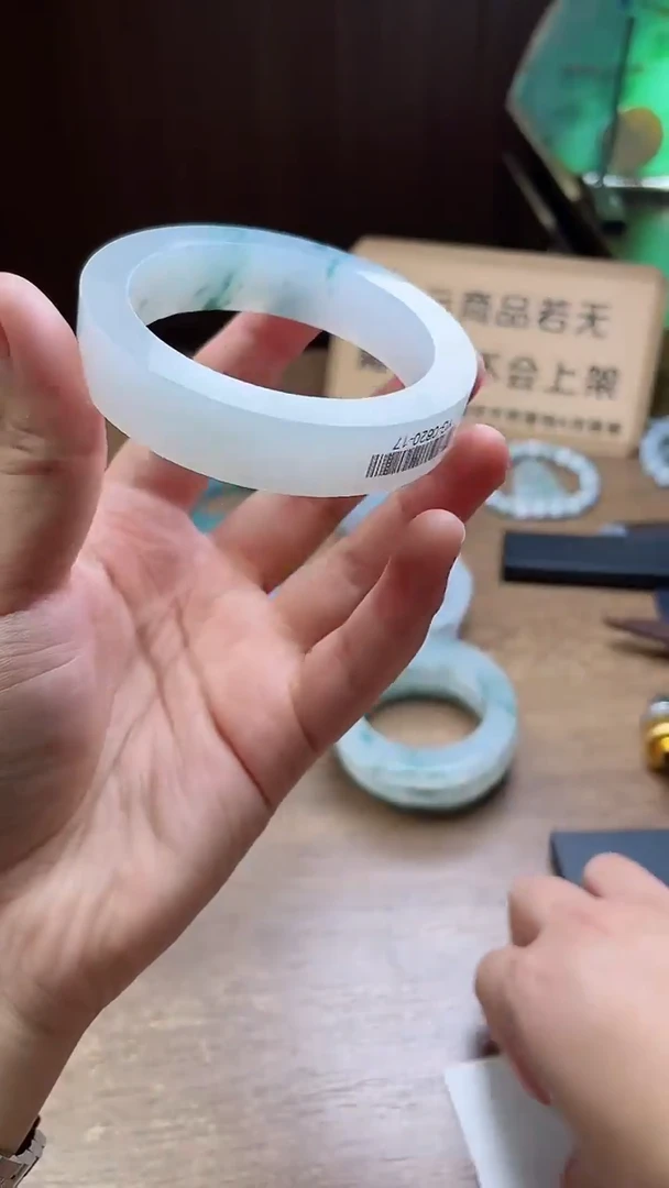 定制翡翠手镯未镶嵌、****°定制