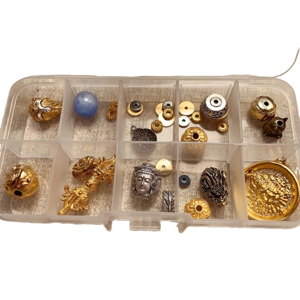 500号套盒顶珠腰珠➕卡扣侧挂➕隔片盒子共计37件