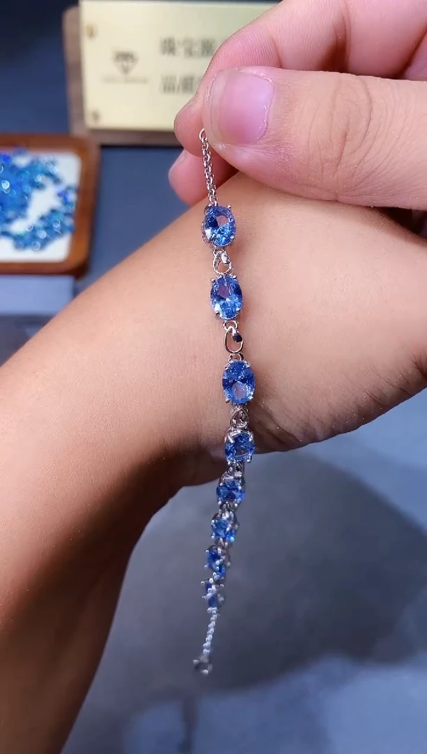银S925镶嵌手链海蓝宝石......
