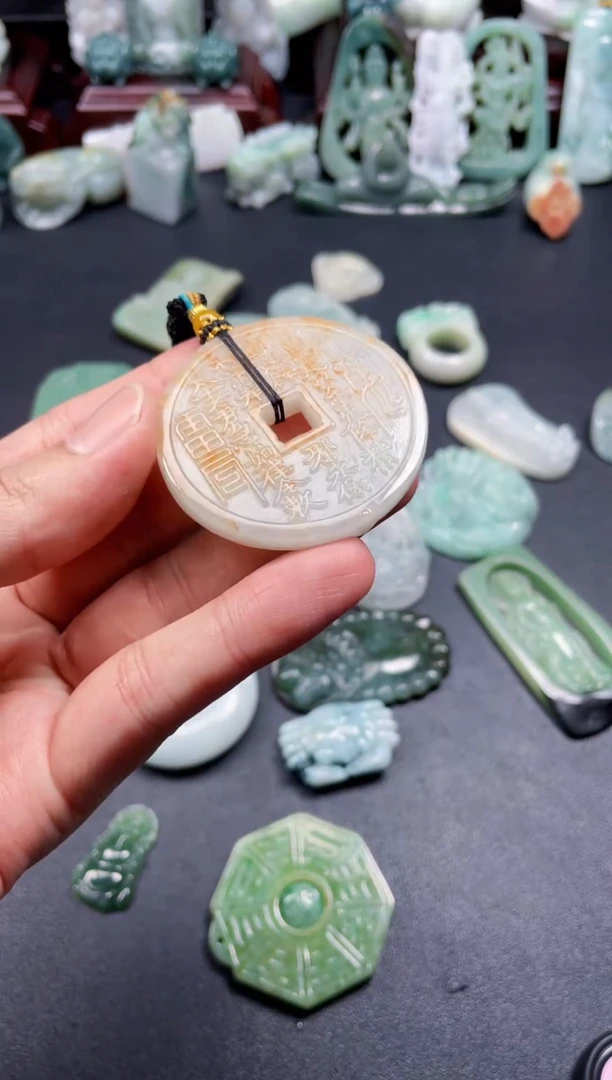 颈饰未镶嵌翡翠26  天然翡翠a货  山鬼