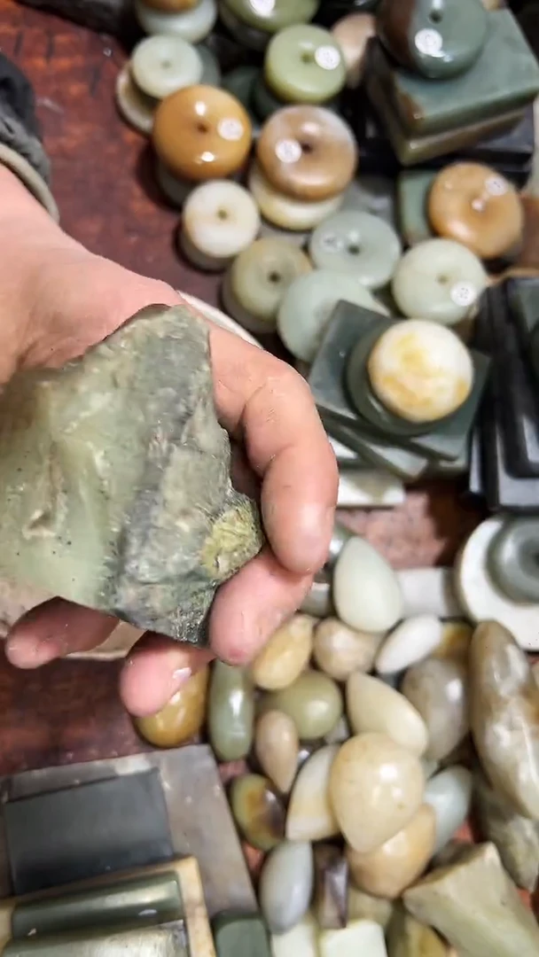 未镶嵌和田玉珠宝半成品1