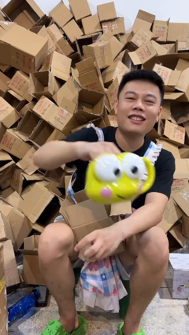 瓷片大眼蛙头杯