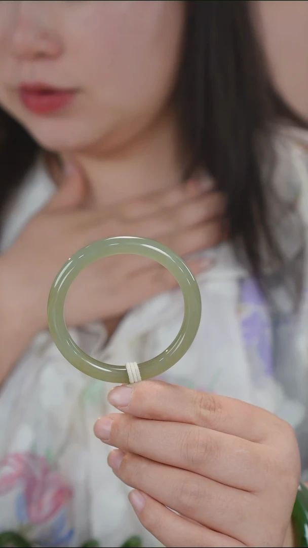 和田玉手镯未镶嵌4【柚子来啦】和田玉拍一发一52