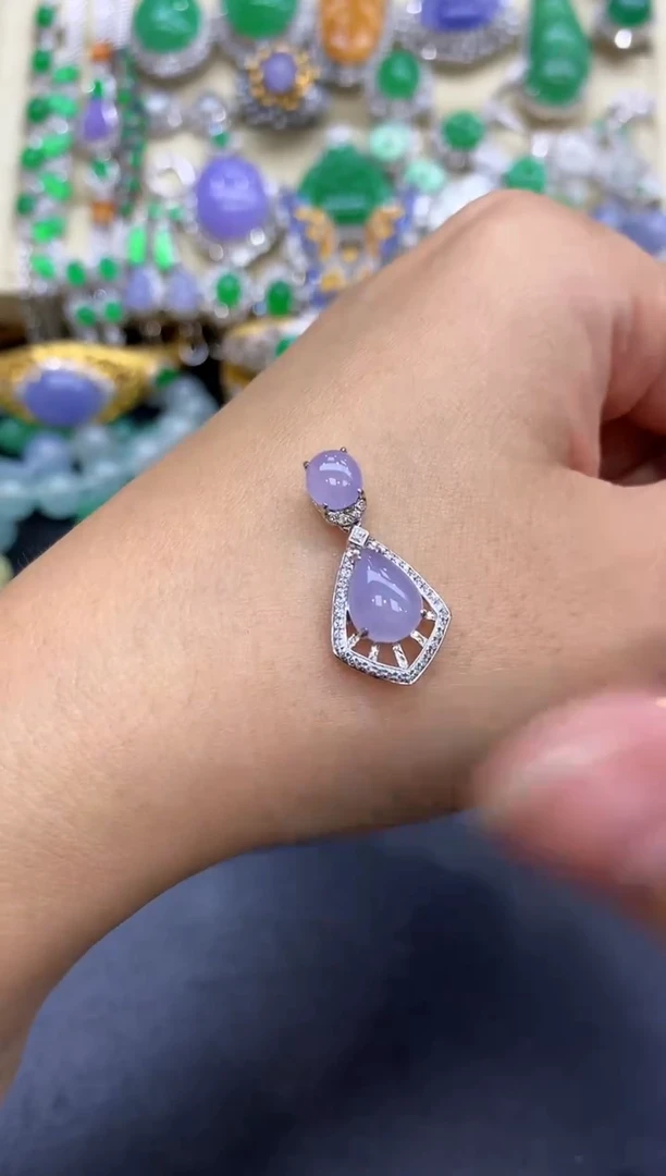 颈饰18K金镶嵌翡翠435-中国好珍宝