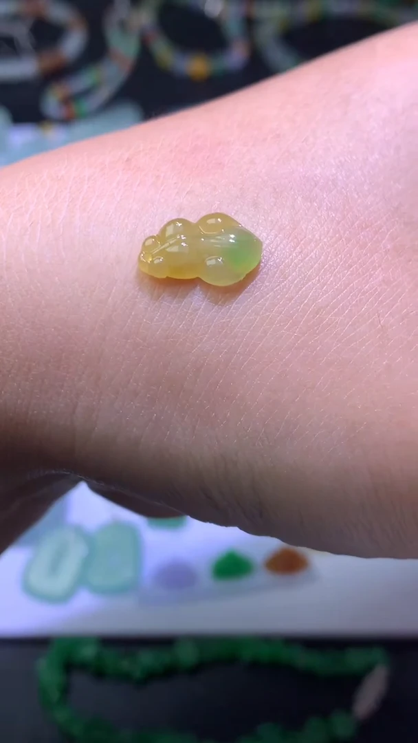 未镶嵌定制翡翠毛货