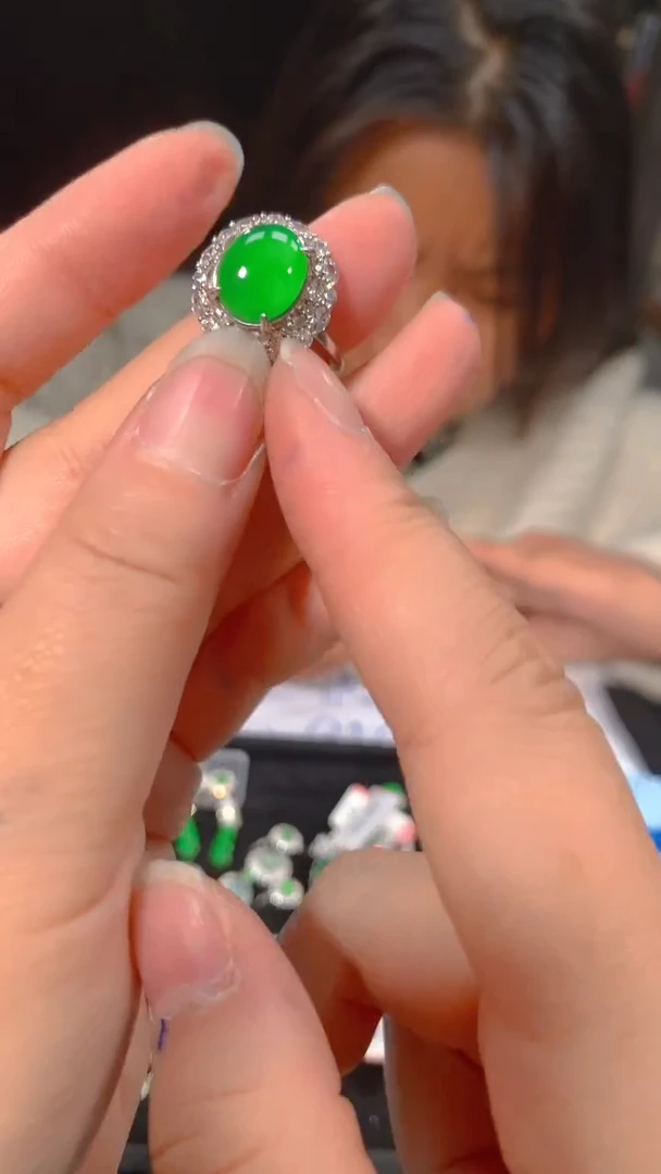 【闪购商品】定制翡翠未镶嵌57定制翡翠,多样性发货(发其一)