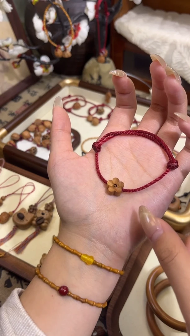 手串桃核【桃缘行】红绳「小花」桃木桃核辟、挡、驱、护 红绳可调节