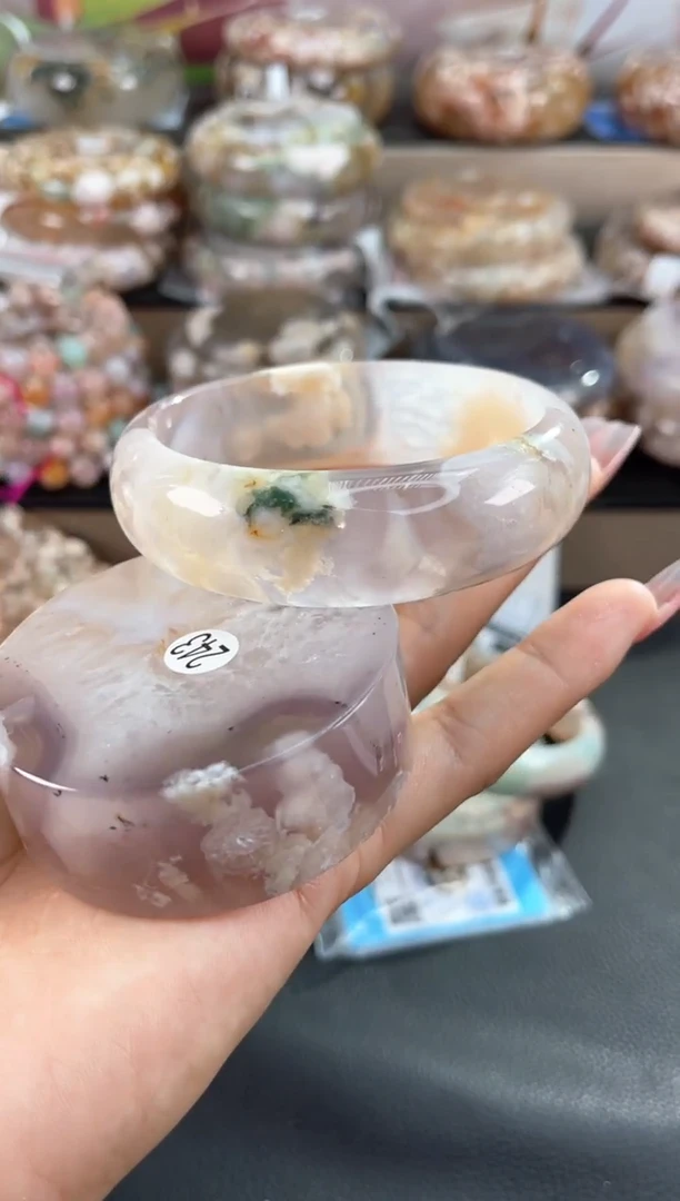未镶嵌手镯石英质玉60
