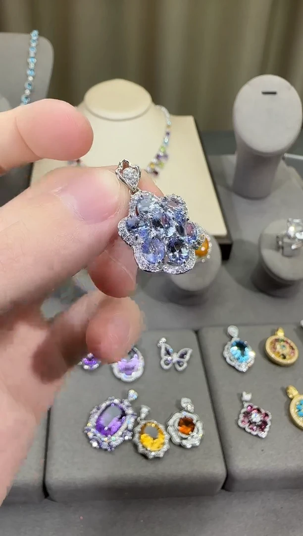 颈饰银S925镶嵌坦桑石3*6mm吊坠设计款