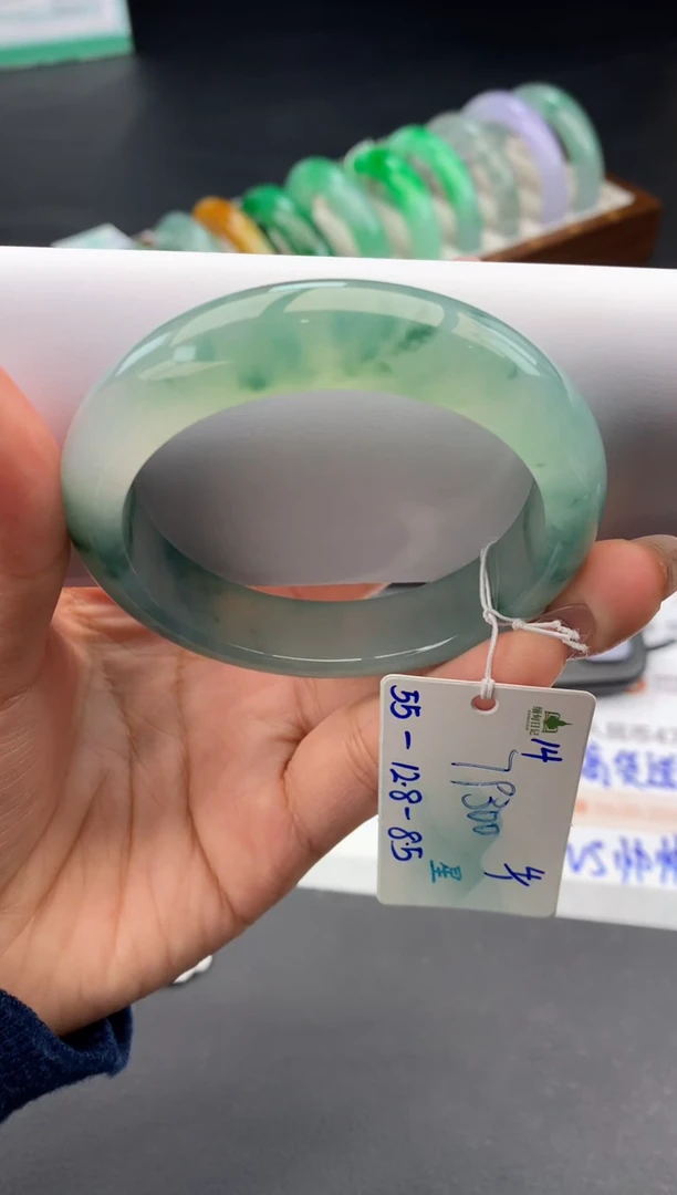 未镶嵌手镯翡翠翡翠自带#送人#，假一赔三