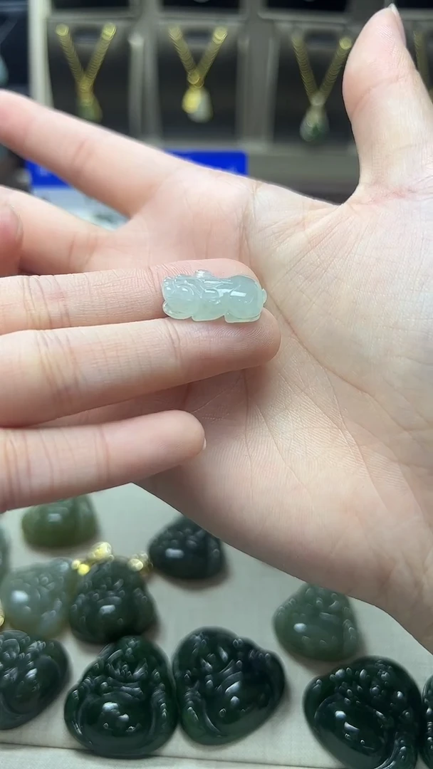 吊坠(不含链)未镶嵌翡翠吊坠(不含链) 未镶嵌 翡翠