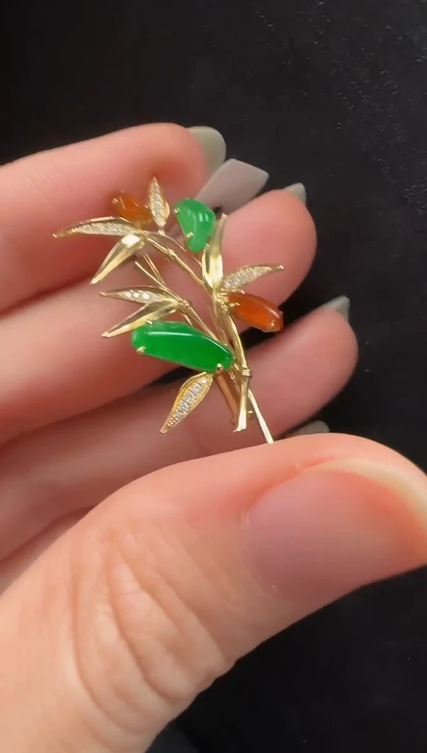 颈饰18K金镶嵌翡翠149随形一个