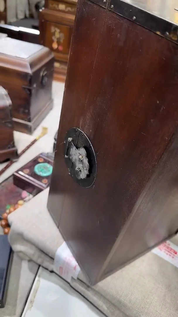 木龍*海黄镶嵌多鸟箱子