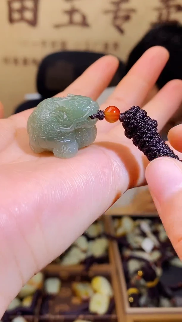 和田玉未镶嵌颈饰1