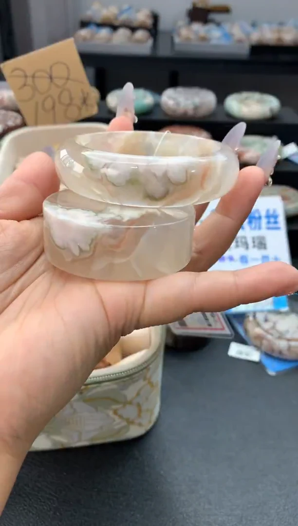 未镶嵌手镯石英质玉（56-57圈口）赠送镯心