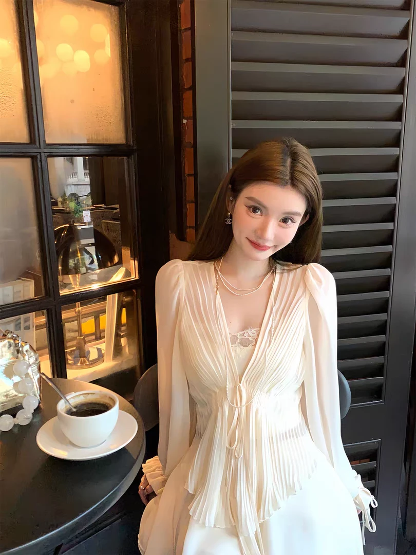 设计感甜美气质长袖绑带开衫上衣内搭吊带背心女显瘦半身裙三件套