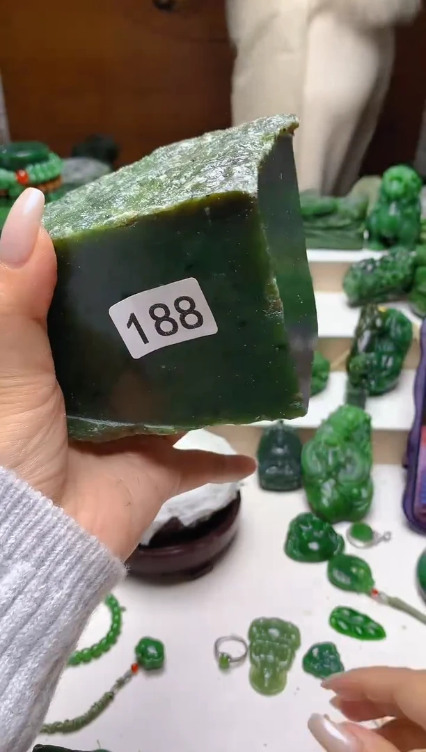 未镶嵌和田玉（碧玉）珠宝半成品1