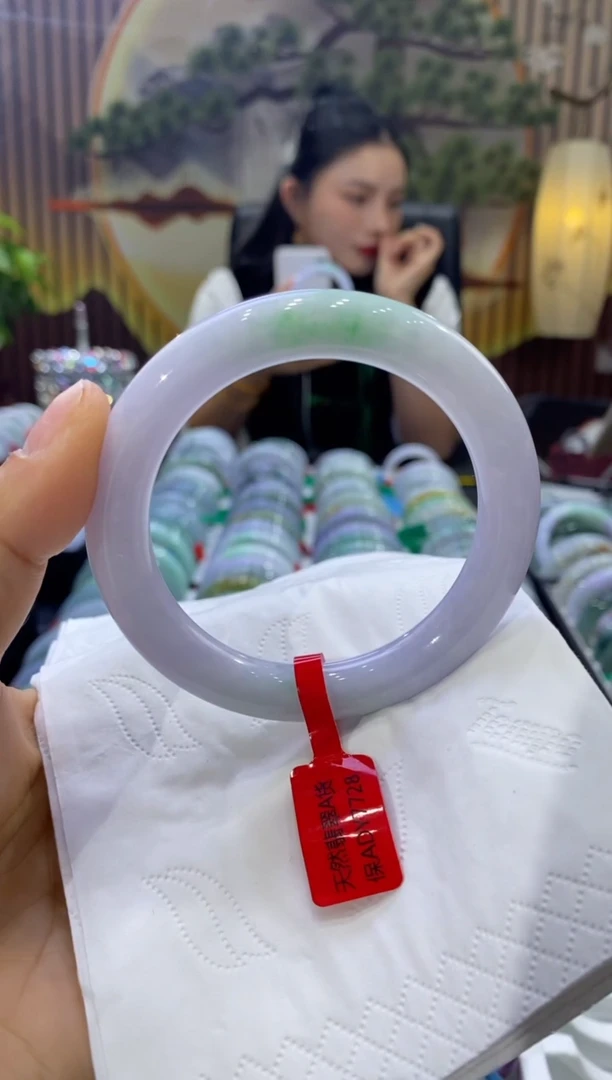 【闪购商品】翡翠手镯未镶嵌多人08706