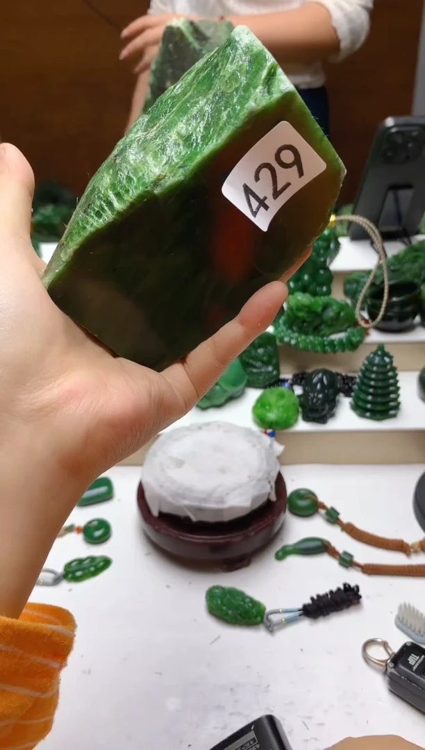 未镶嵌和田玉（碧玉）珠宝半成品429