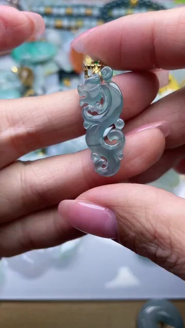 未镶嵌挂件翡翠1