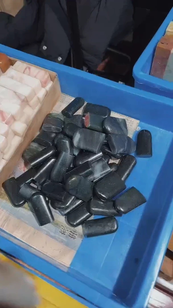 老挝石还**啊瑕疵不规则章46方（瑕疵老师看好下单哦）