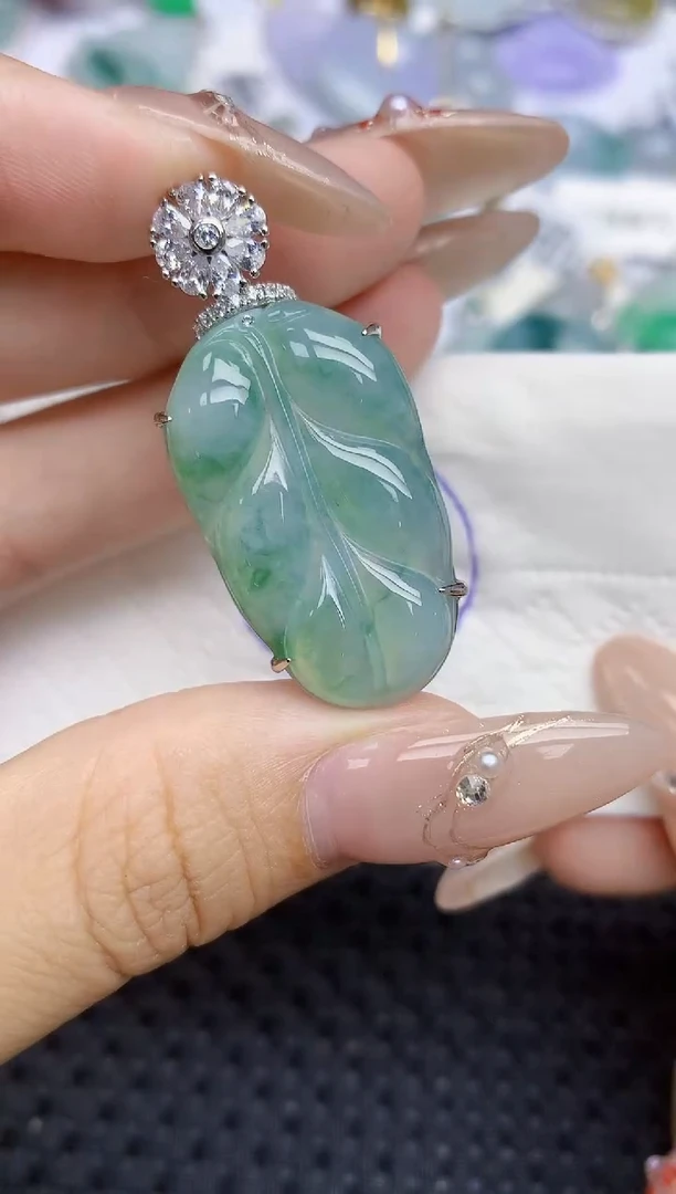 颈饰银S925镶嵌翡翠41   天然翡翠A货  百元以上9米证书费自理