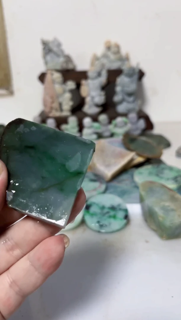 翡翠未镶嵌吊坠(不含链)317