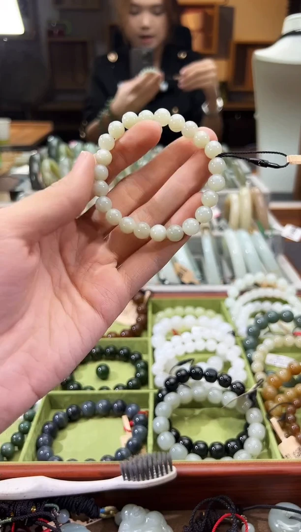 未镶嵌手串和田玉且末料青白玉手串卡8