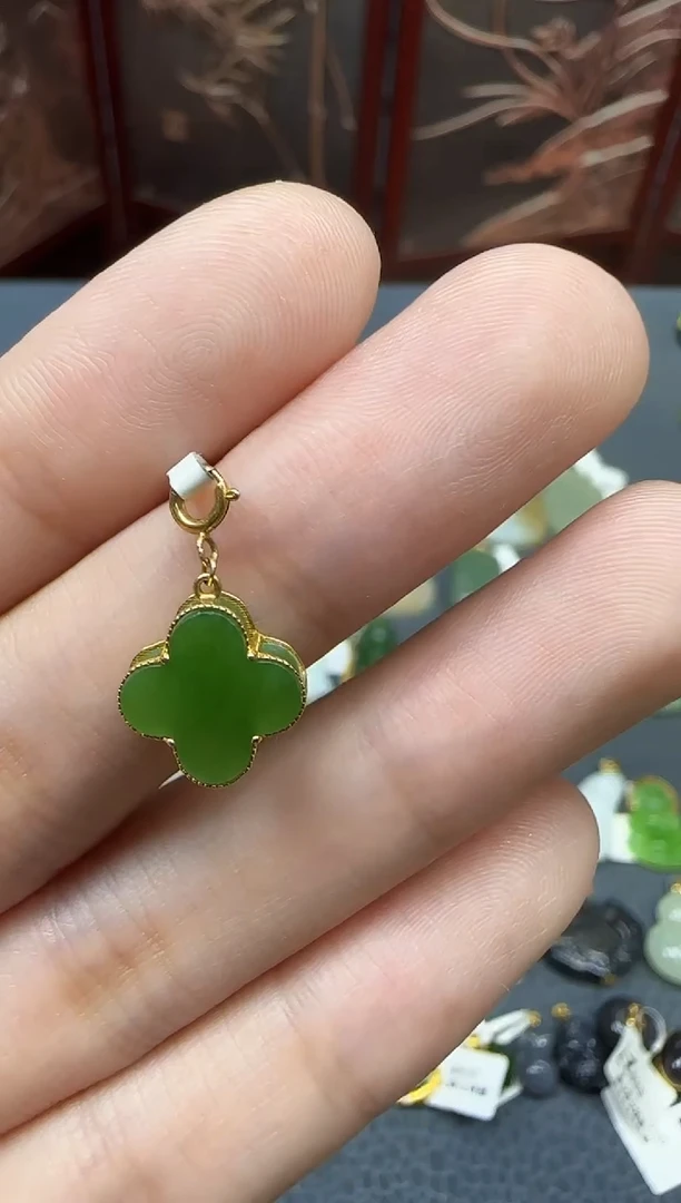 和田玉18K金镶嵌挂件1