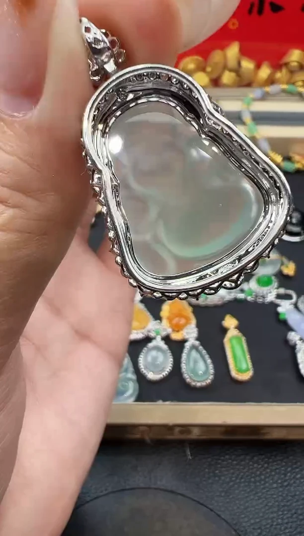 套链18K金镶嵌翡翠勿拍