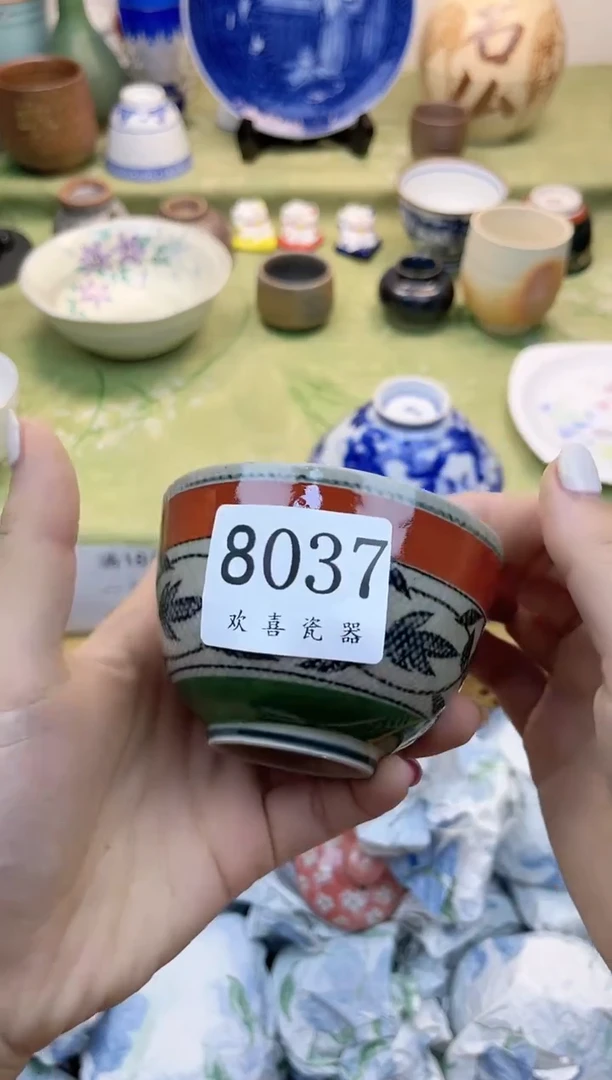 瓷片大****姐           8037