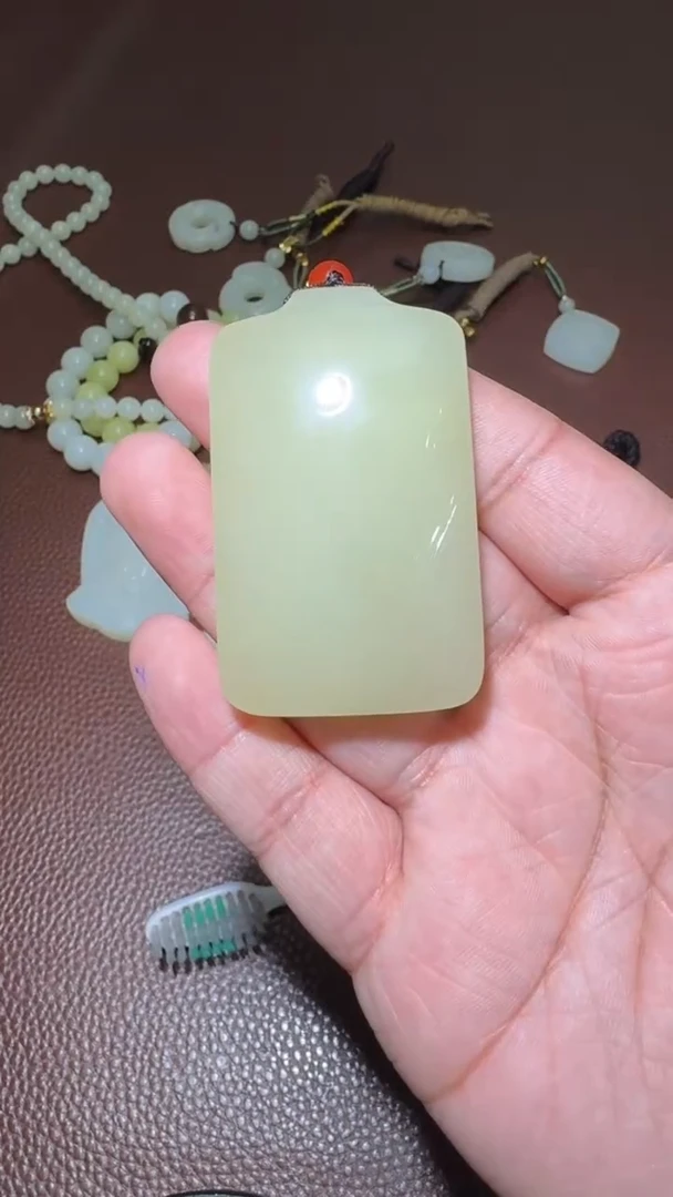 未镶嵌和田玉挂件和田玉