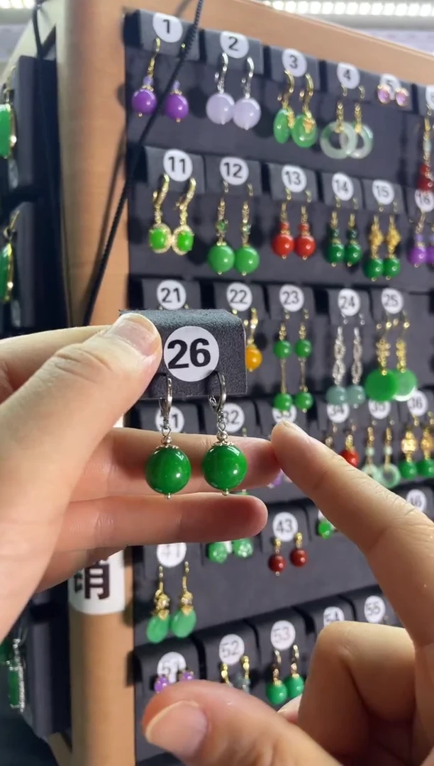 【闪购商品】翡翠耳饰银S925镶嵌26....