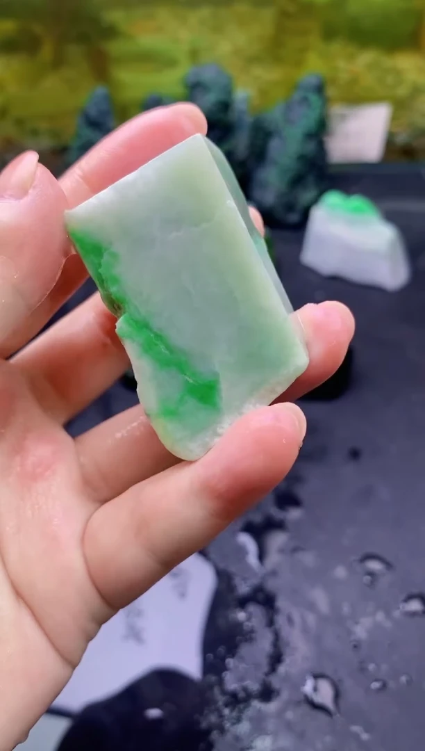 【闪购商品】翡翠颈饰未镶嵌144天然翡翠