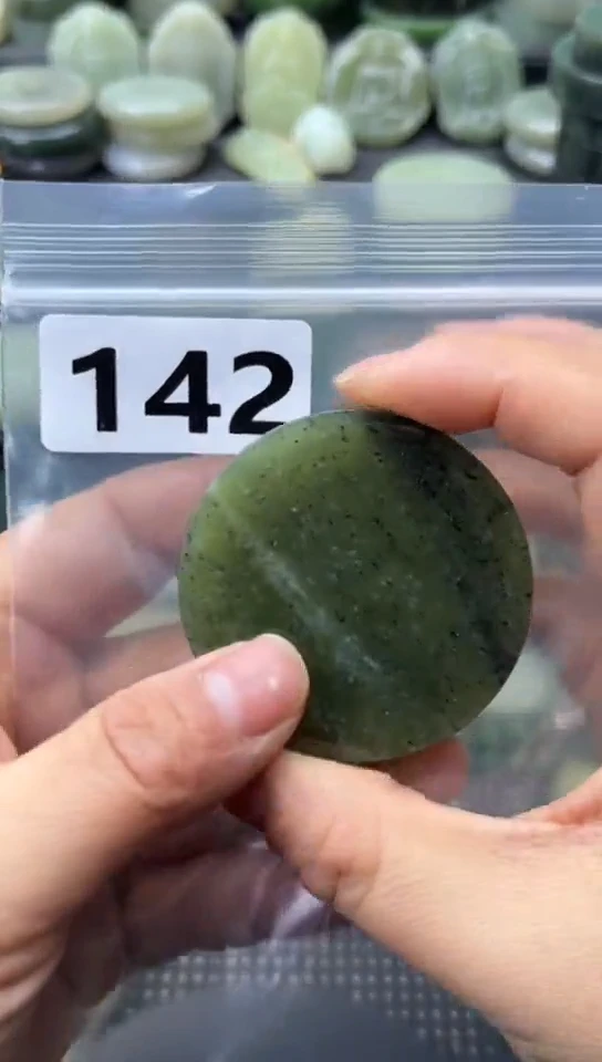 未镶嵌和田玉珠宝半成品镯芯