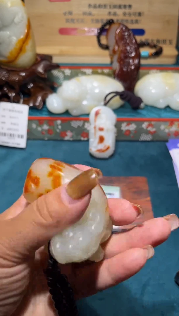 未镶嵌和田玉挂件山*1