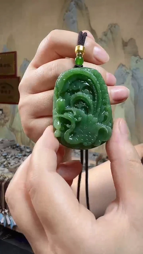 颈饰未镶嵌和田玉.