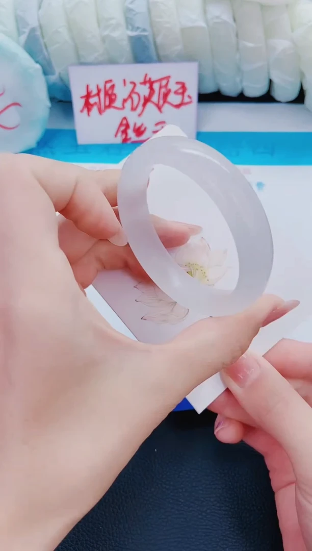 石英质玉手镯未镶嵌M6-54-55