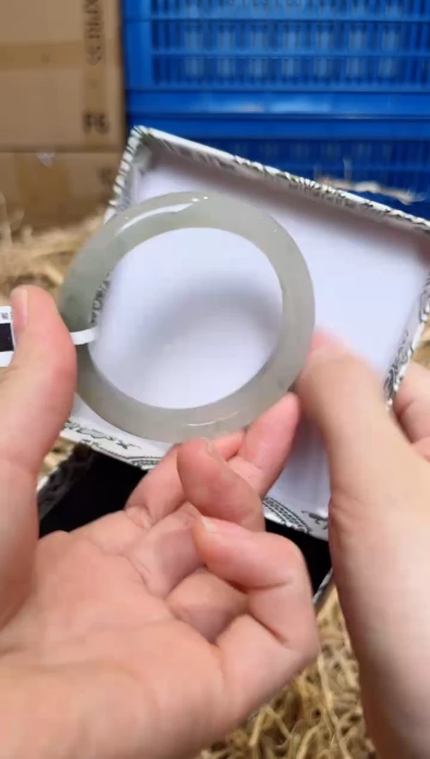 未镶嵌手镯石英质玉T-0874