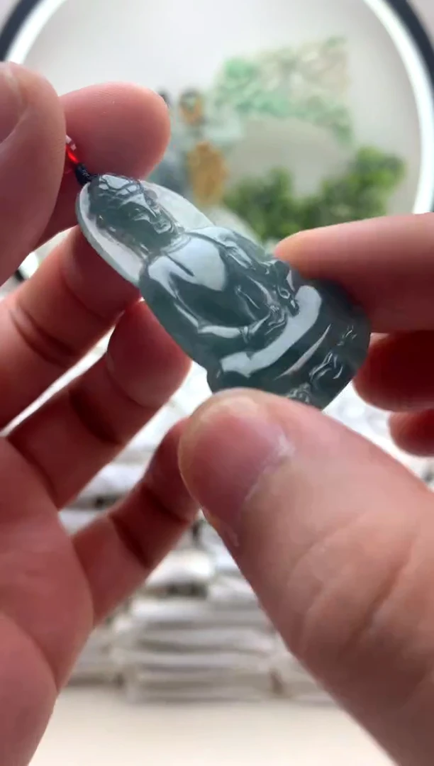 颈饰未镶嵌翡翠观音