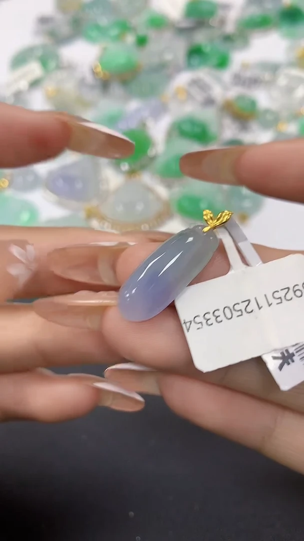 颈饰18K金镶嵌翡翠a货假一赔三支持复检百元上9元证书费自理