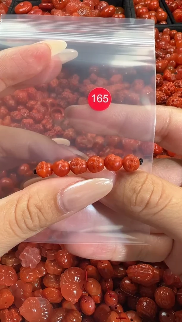 颈饰未镶嵌南红玛瑙1